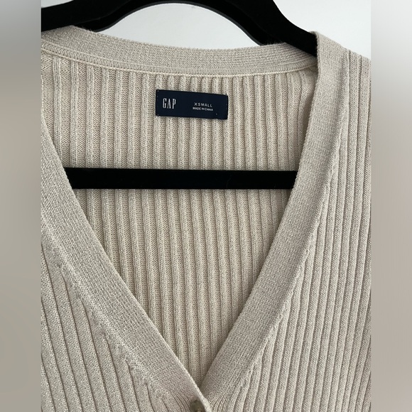 Gap Metallic V-neck Ribbed Cardigan Size XS NWOT - Picture 4 of 15